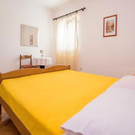 Comfortable Kastel Stafilic With Balcony - Two Bedroom With Balcony And Sea View Апартаменты