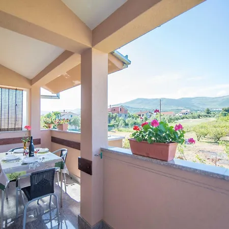 Comfortable Kastel Stafilic With Balcony - Two Bedroom With Balcony And Sea View Apartment *