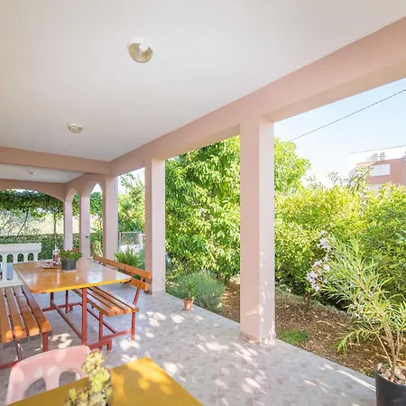 Comfortable Kastel Stafilic With Balcony - Two Bedroom With Balcony And Sea View Apartman *