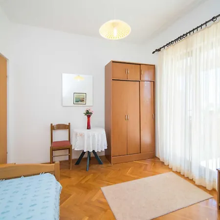 Comfortable Kastel Stafilic With Balcony - Two Bedroom With Balcony And Sea View * Kastela